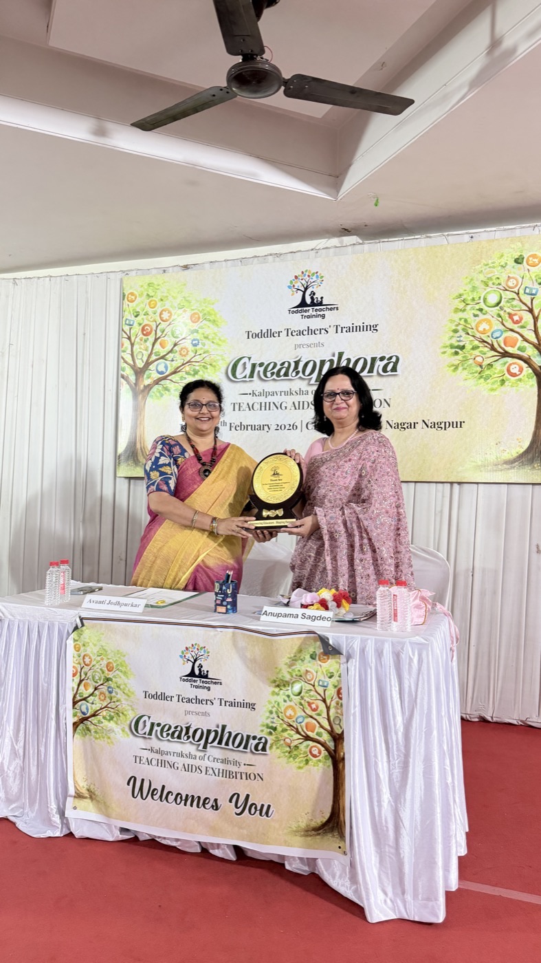 Felicitation ceremony at the Creatophora exhibition, Nagpur